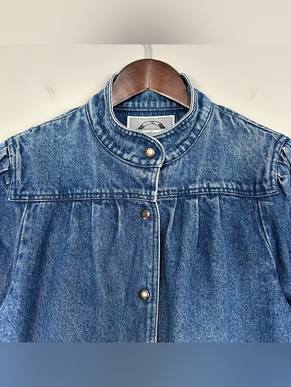 Vintage 80’s Denim Bomber Jacket Women’s Size M Puff Sleeves Snap Front Cotton - Picture 2 of 5